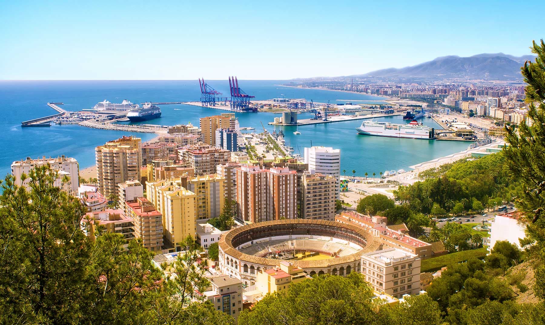 Málaga: panorámica del puerto
